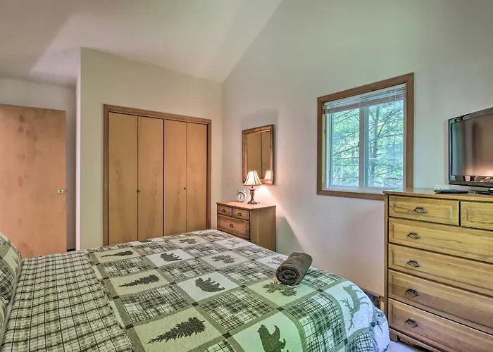 Deck & Resort Amenities: Pocono Lake Home