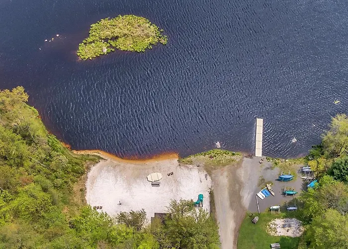Lake Hideaway - Pool Access, Hot Tub, Game Room, Firepit